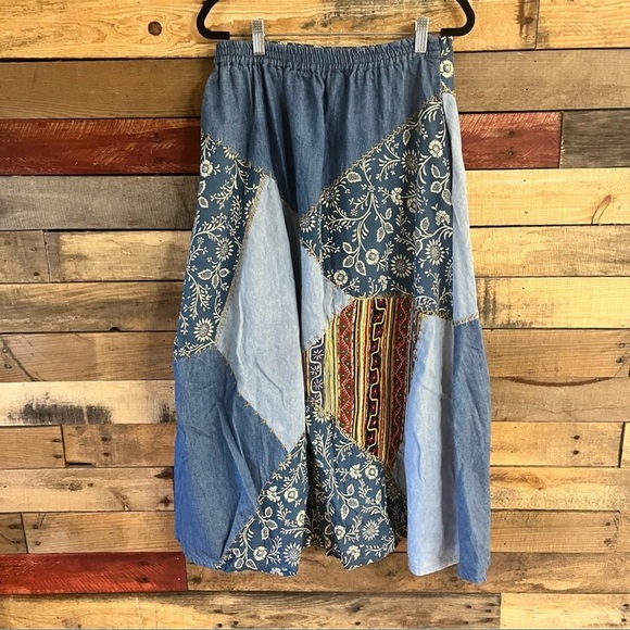 Vintage LIZWEAR Patchwork Embroidered Denim Skirt - Picture 3 of 13